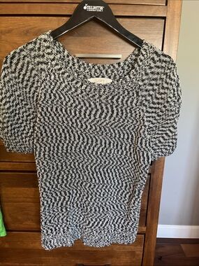 LOFT Black and White Puff-Sleeve Knit Top